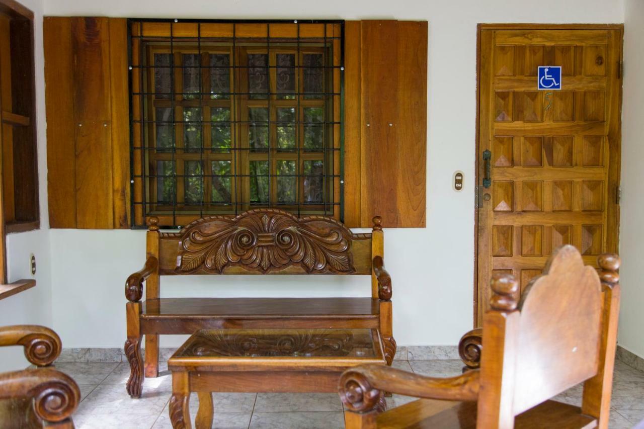 Cabinas Iguana Cahuita Εξωτερικό φωτογραφία